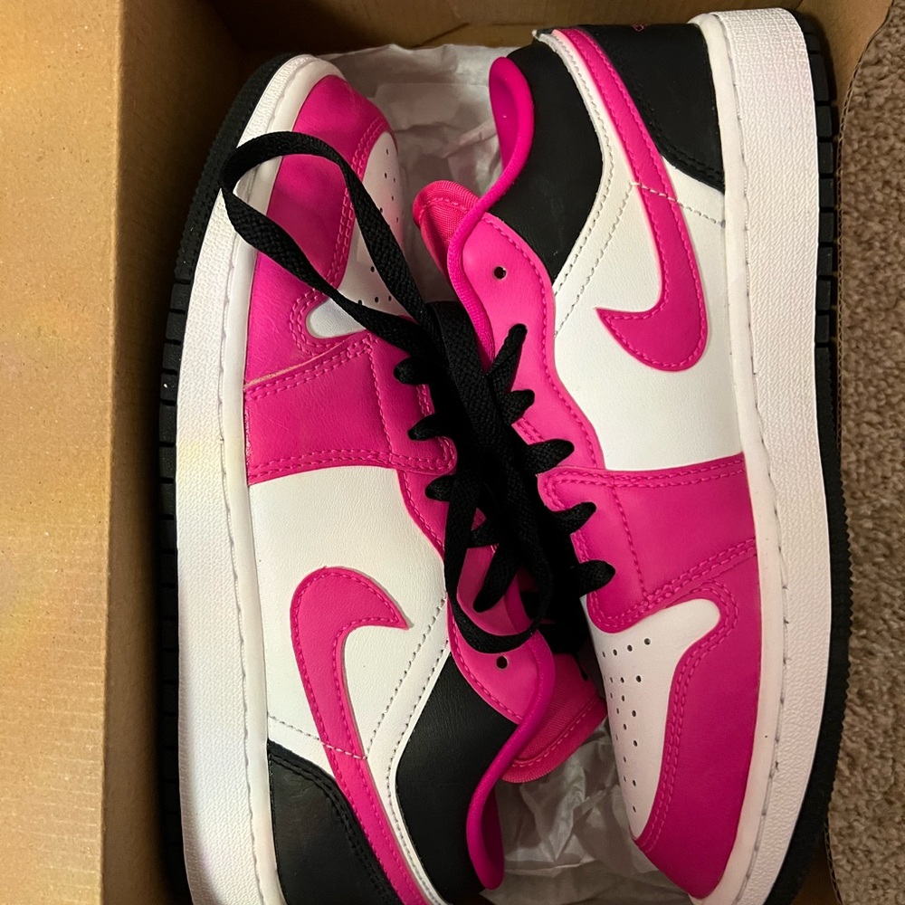 Nike Pink and Black Sneakers